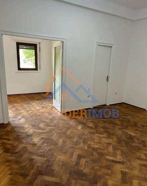 Mihail Kogalniceanu, vanzare apartament 3 camere.